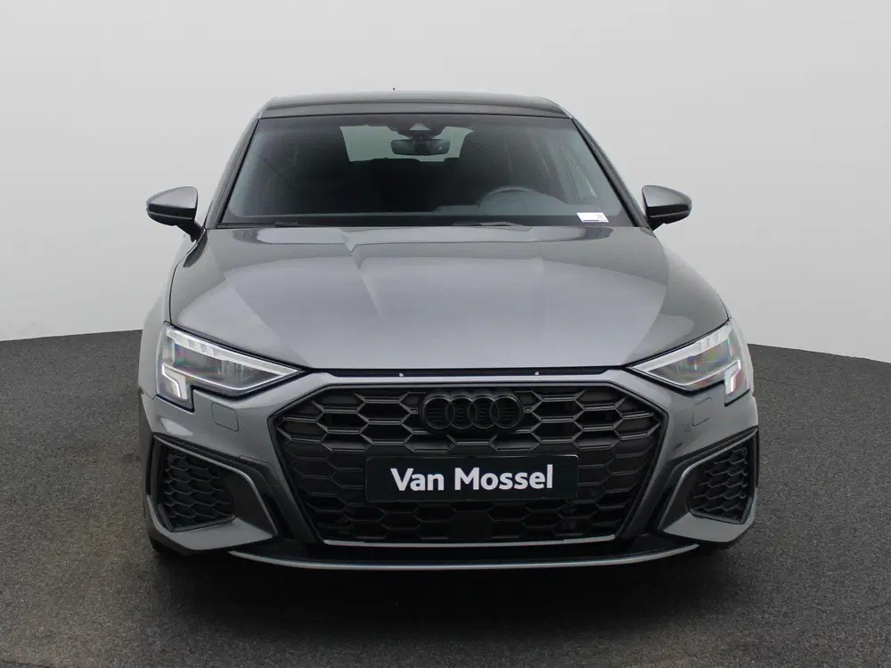 Audi A3 45 TFSI e S edition Competition 245 PK uit 2024, foto 2