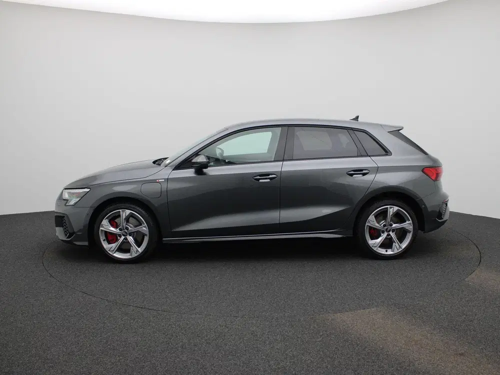 Audi A3 45 TFSI e S edition Competition 245 PK uit 2024, foto 4