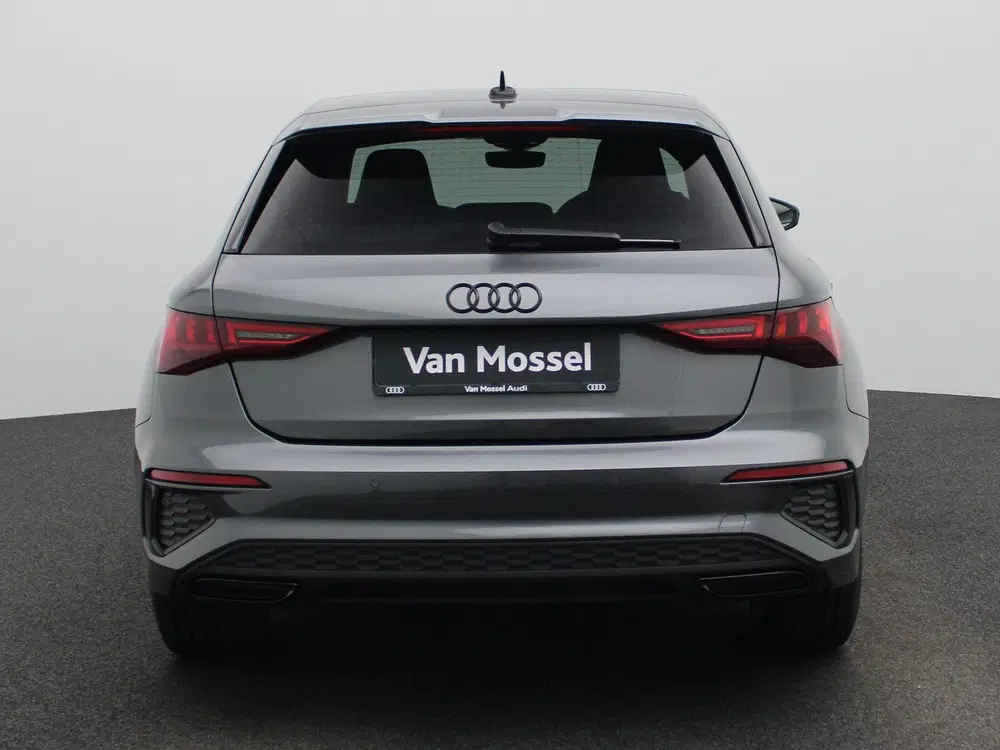 Audi A3 45 TFSI e S edition Competition 245 PK uit 2024, foto 5
