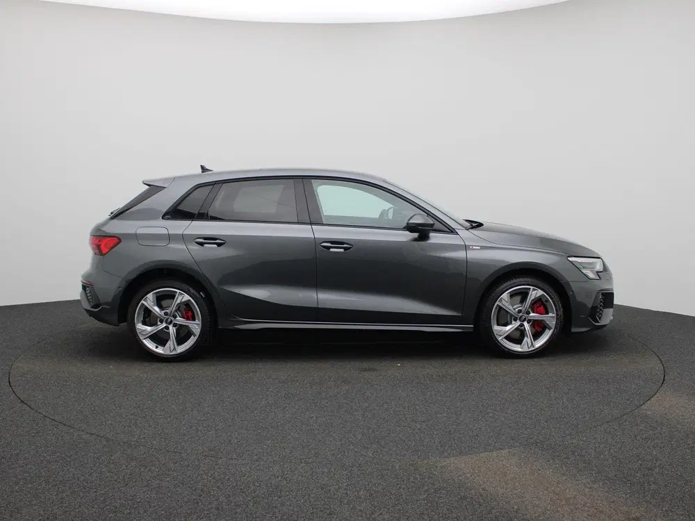 Audi A3 45 TFSI e S edition Competition 245 PK uit 2024, foto 6