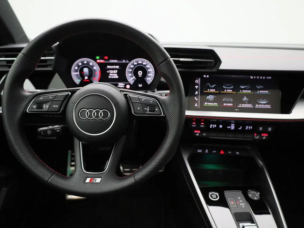 Audi A3 45 TFSI e S edition Competition 245 PK uit 2024, foto 7