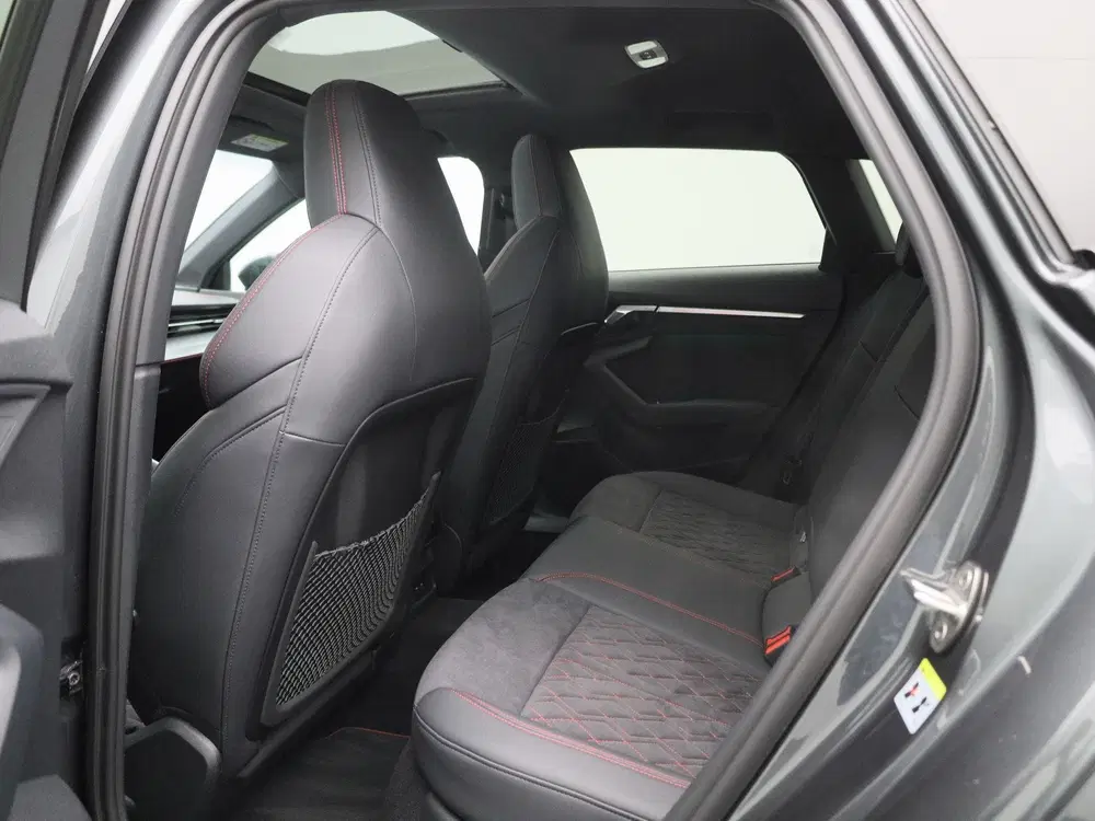 Audi A3 45 TFSI e S edition Competition 245 PK uit 2024, foto 9