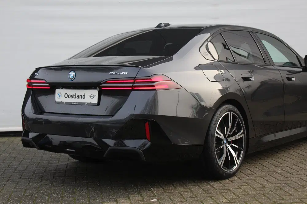 BMW i5 eDrive40 M Sport uit 2026, foto 15