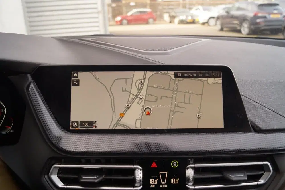 BMW 1-serie 118i 136pk Automaat High Executive -PANO-N uit 2021, foto 15