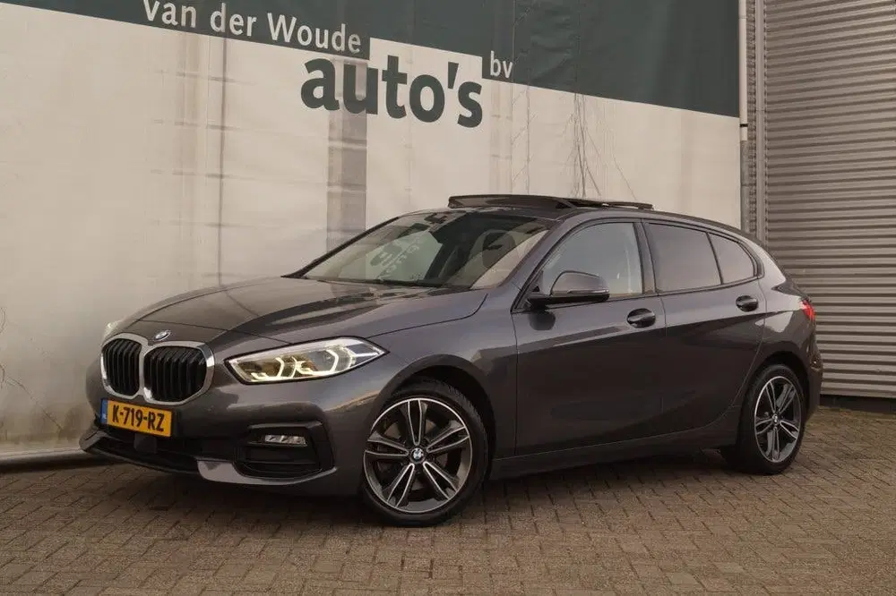 BMW 1-serie 118i 136pk Automaat High Executive -PANO-N uit 2021, foto 2