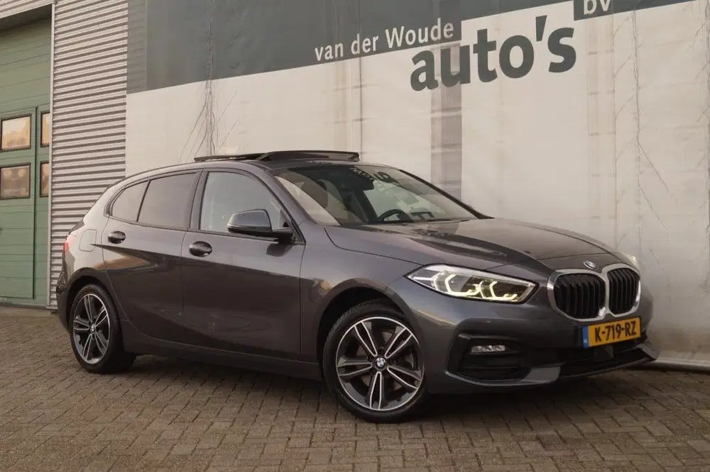 BMW 1-serie 118i 136pk Automaat High Executive -PANO-N uit 2021, foto 3