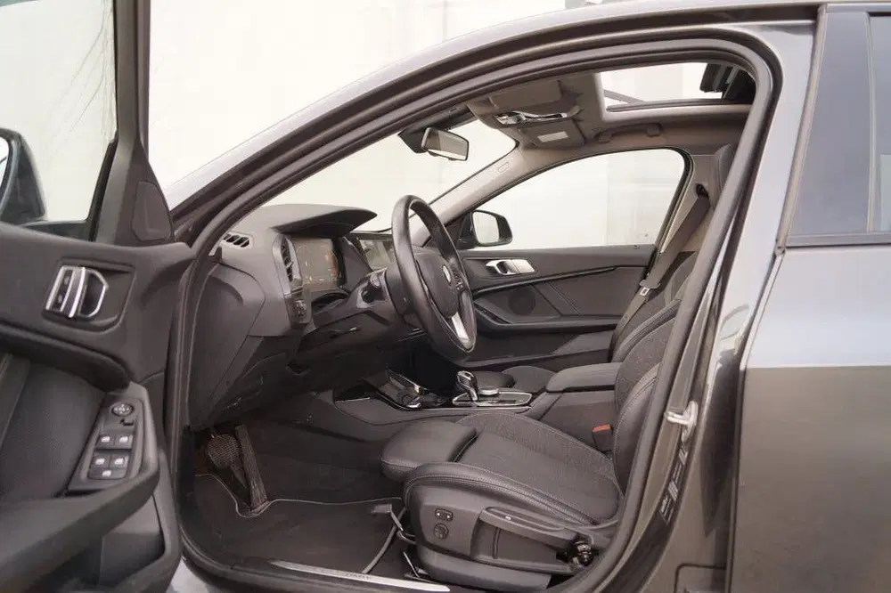 BMW 1-serie 118i 136pk Automaat High Executive -PANO-N uit 2021, foto 6