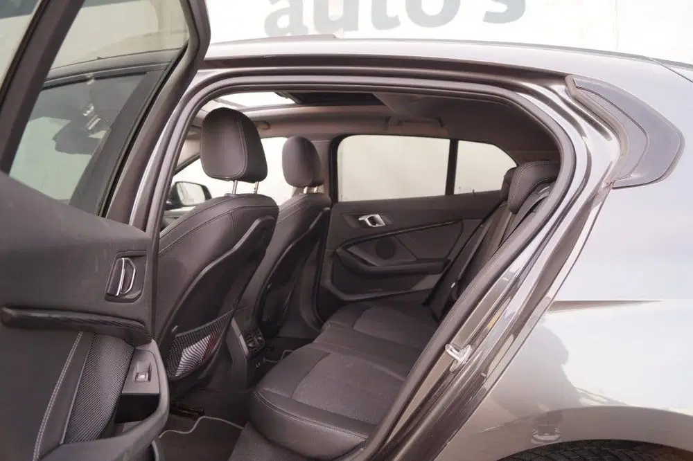 BMW 1-serie 118i 136pk Automaat High Executive -PANO-N uit 2021, foto 7