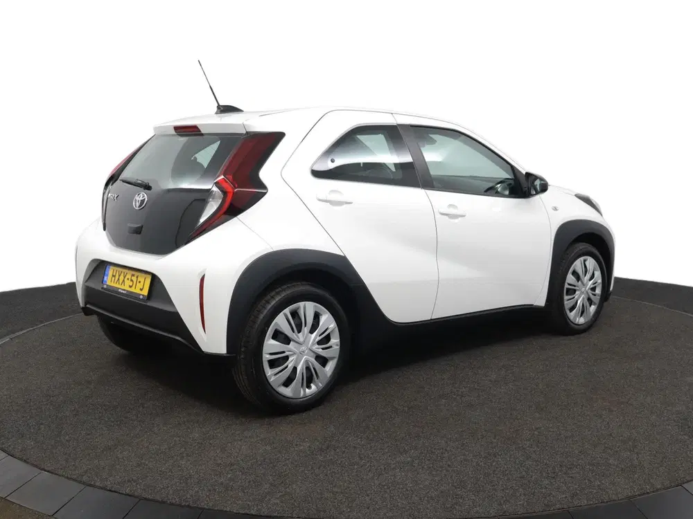 Toyota Aygo X 1.0 VVT-i MT Play uit 2025, foto 2