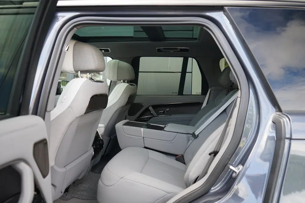 Land Rover Range Rover 3.0 P510e SV PHEV uit 2023, foto 5