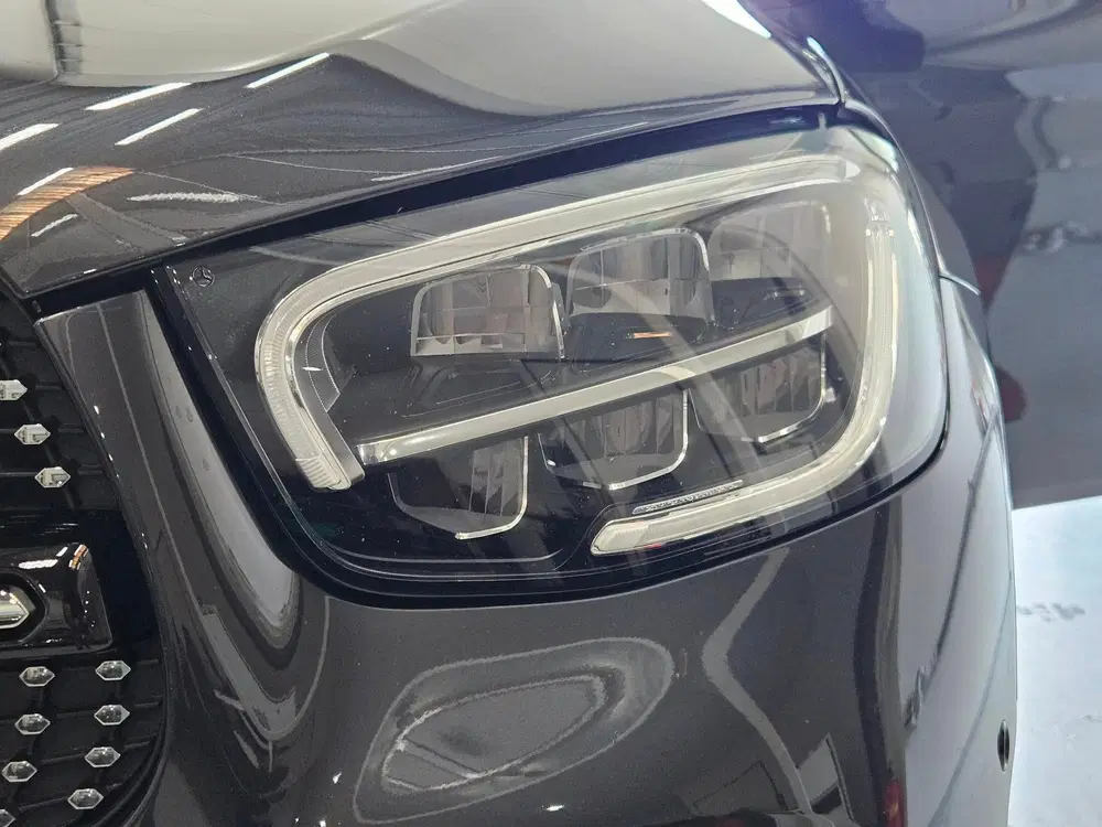 Mercedes-Benz GLC 300e 4-MATIC AMG uit 2021, foto 10