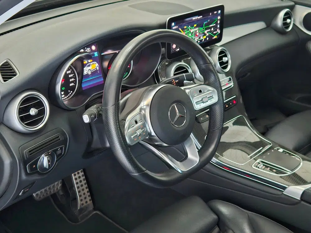 Mercedes-Benz GLC 300e 4-MATIC AMG uit 2021, foto 15