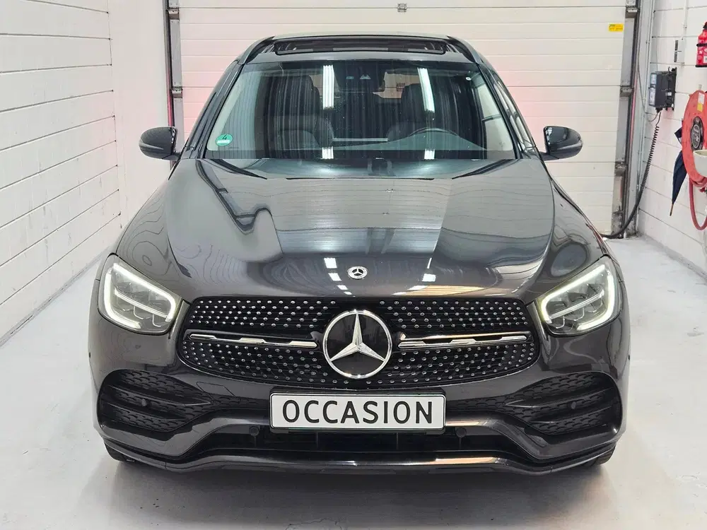 Mercedes-Benz GLC 300e 4-MATIC AMG uit 2021, foto 2