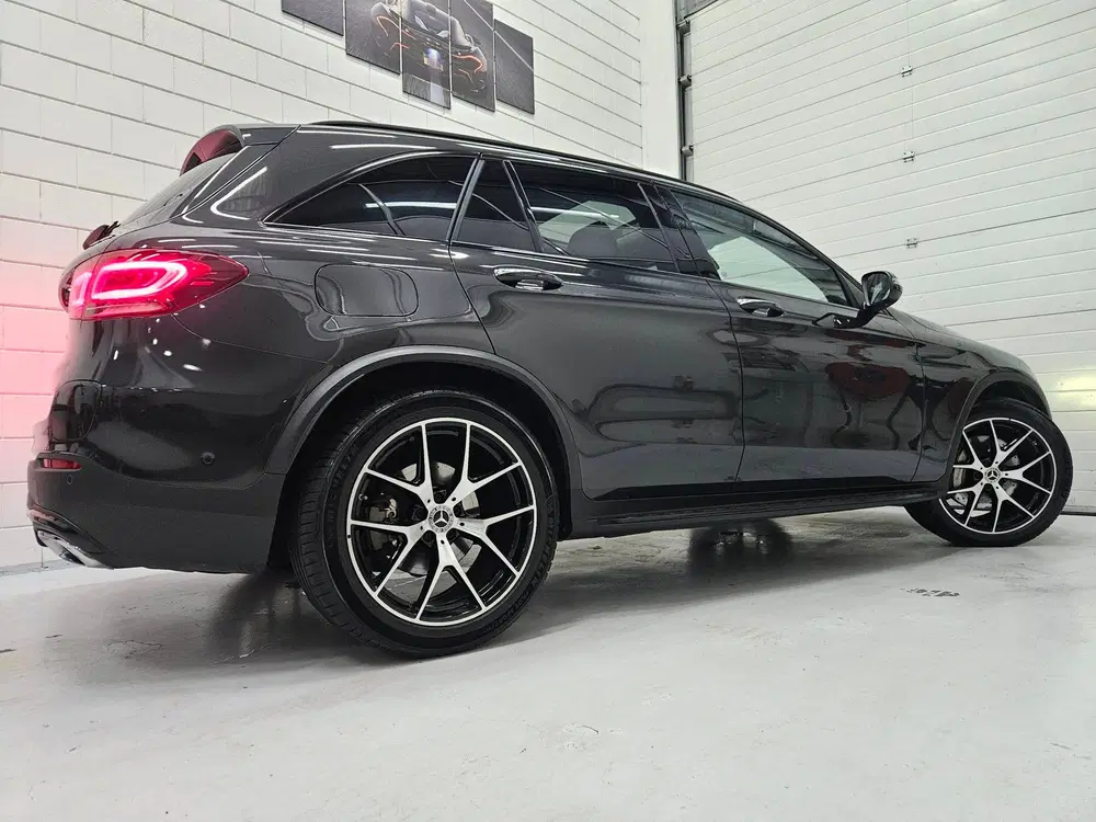 Mercedes-Benz GLC 300e 4-MATIC AMG uit 2021, foto 8