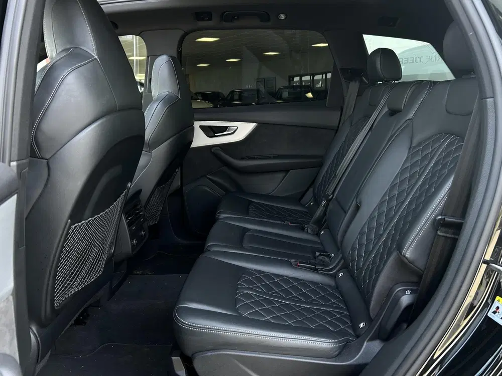 Audi Q7 4.0 TFSI SQ7 quattro uit 2022, foto 13
