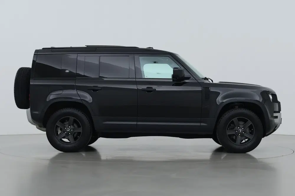 Land Rover Defender 110 D240 uit 2021, foto 10