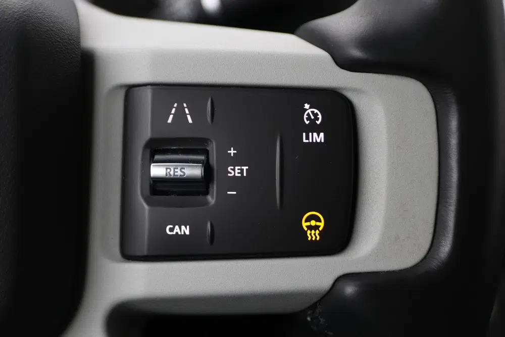 Land Rover Defender 110 D240 uit 2021, foto 14