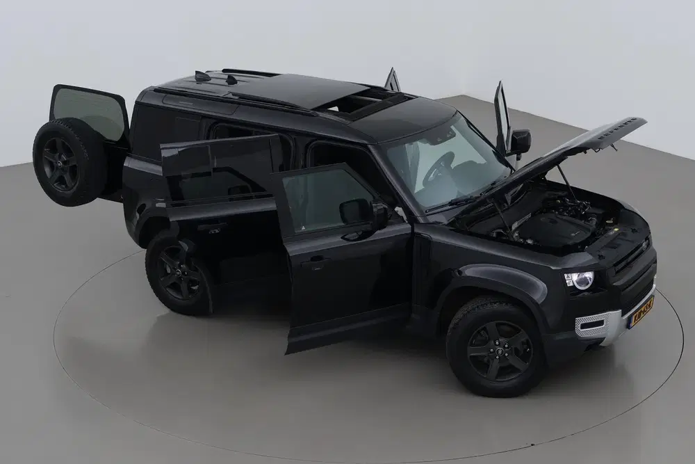 Land Rover Defender 110 D240 uit 2021, foto 6