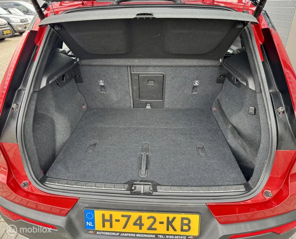Volvo XC40 2.0 T4 AWD R-Design uit 2020, foto 10