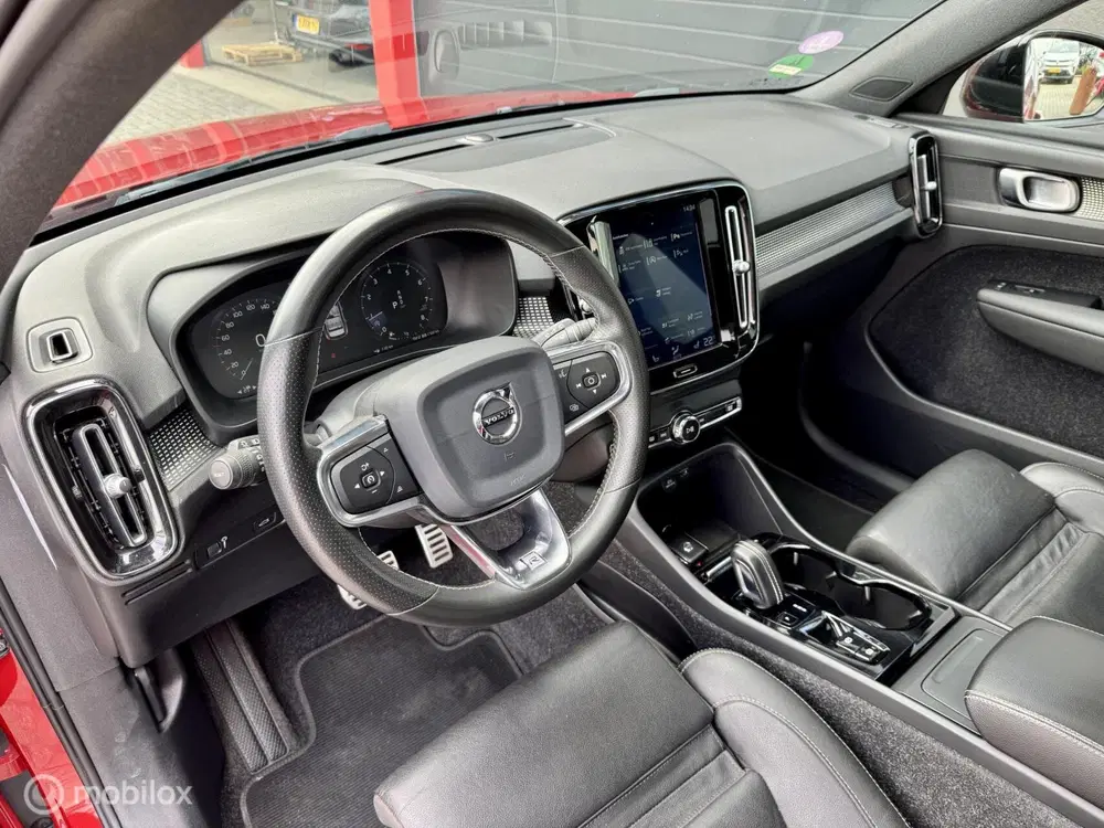 Volvo XC40 2.0 T4 AWD R-Design uit 2020, foto 14