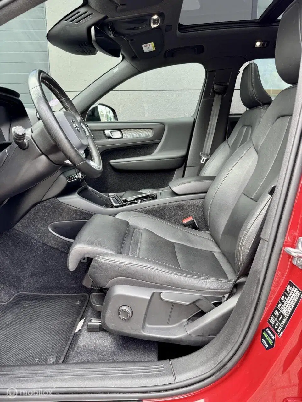 Volvo XC40 2.0 T4 AWD R-Design uit 2020, foto 15