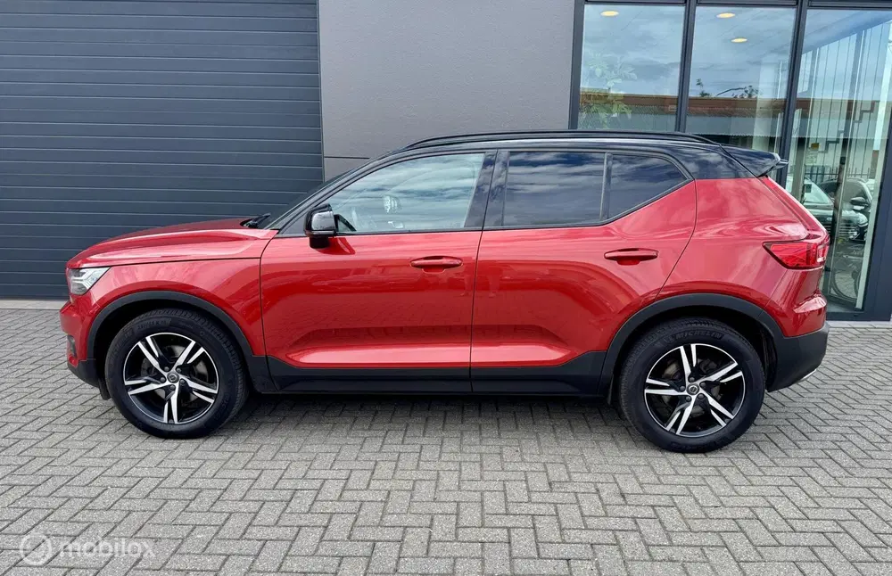 Volvo XC40 2.0 T4 AWD R-Design uit 2020, foto 3