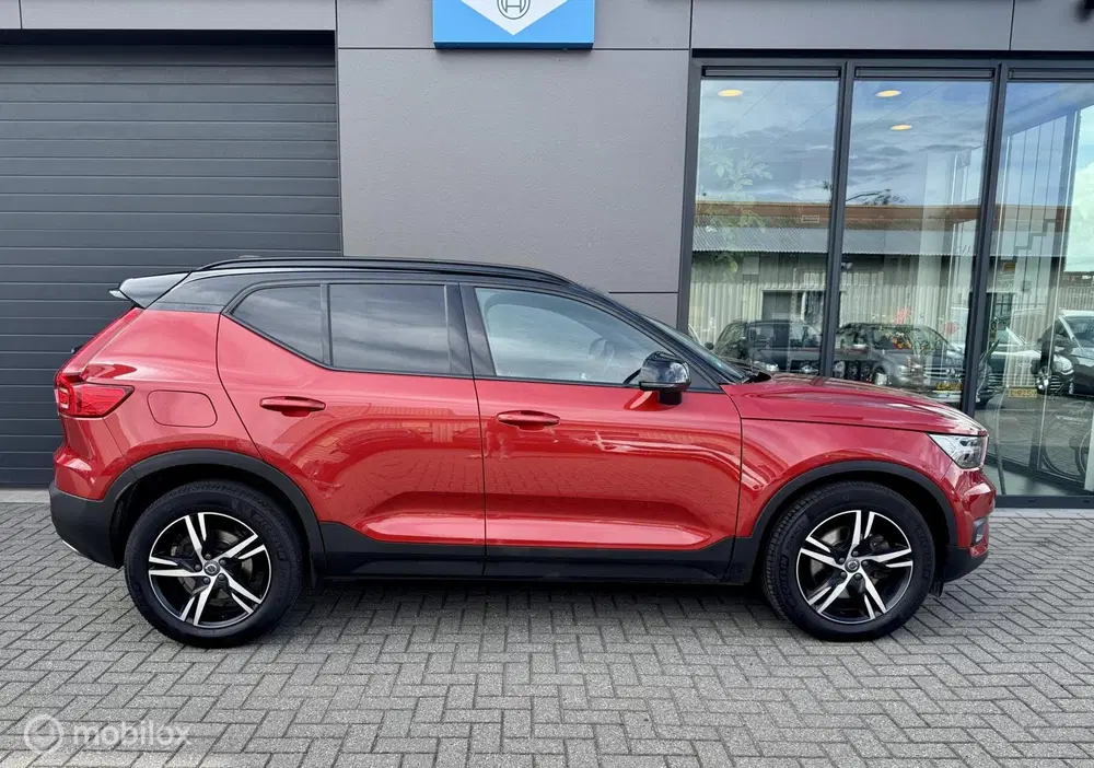 Volvo XC40 2.0 T4 AWD R-Design uit 2020, foto 4