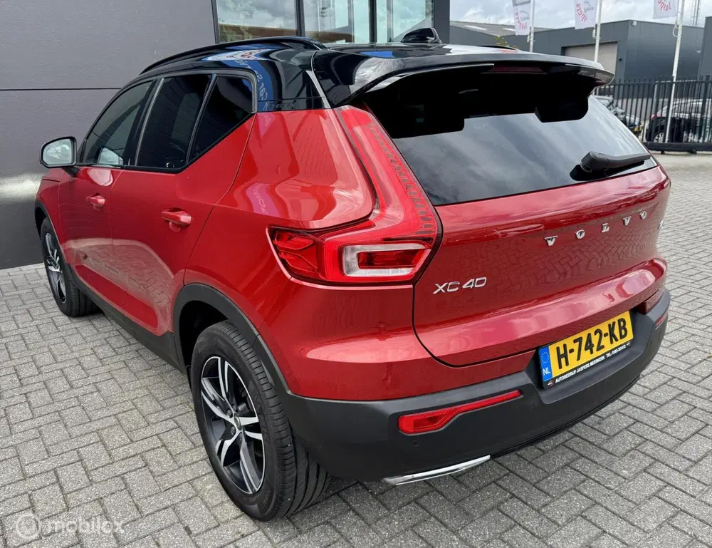 Volvo XC40 2.0 T4 AWD R-Design uit 2020, foto 6