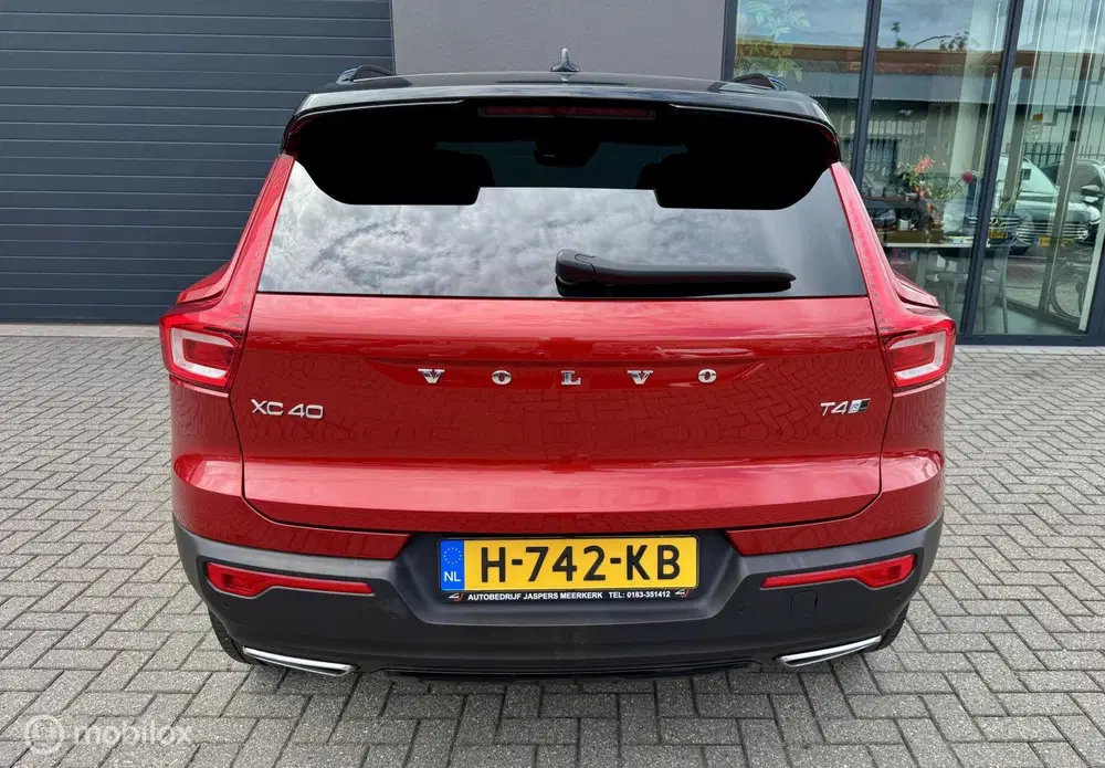 Volvo XC40 2.0 T4 AWD R-Design uit 2020, foto 7