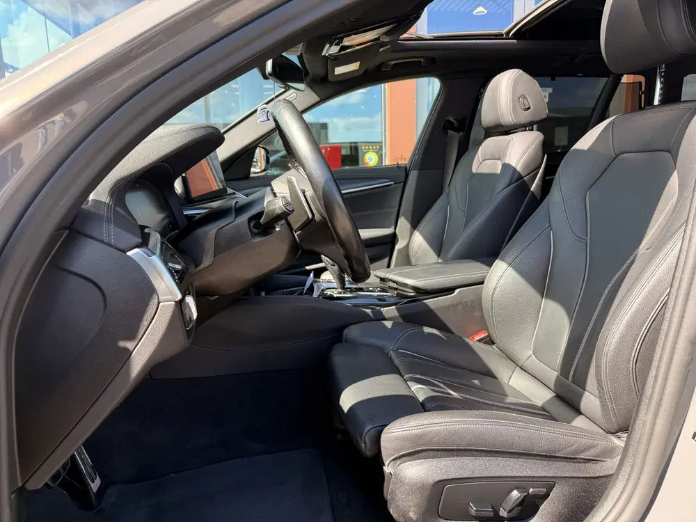 BMW 5-serie 5 Serie Touring 530i M-Sport uit 2021, foto 5