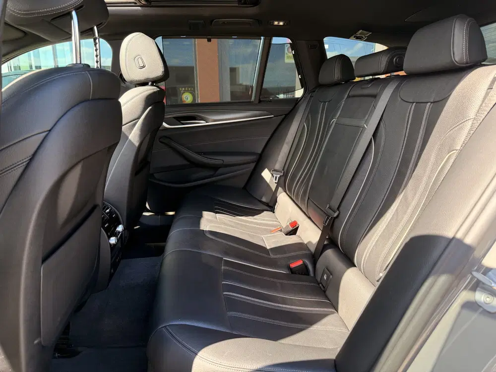 BMW 5-serie 5 Serie Touring 530i M-Sport uit 2021, foto 8