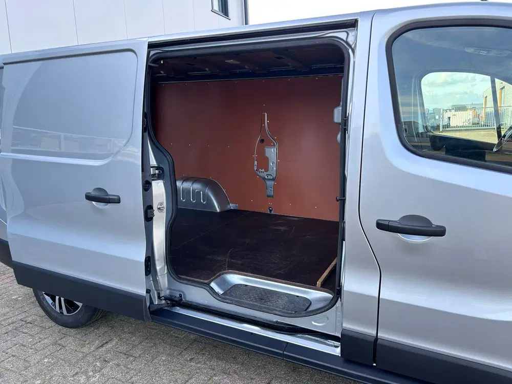 Renault Trafic GB 2.0 Blue dCi 131pk L2h1 T30 2022 Grijs uit 2022, foto 12