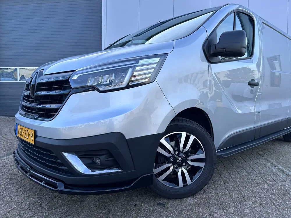 Renault Trafic GB 2.0 Blue dCi 131pk L2h1 T30 2022 Grijs uit 2022, foto 2