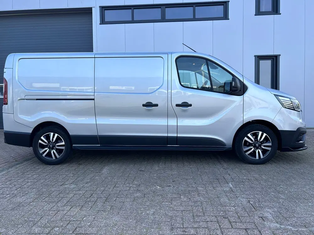 Renault Trafic GB 2.0 Blue dCi 131pk L2h1 T30 2022 Grijs uit 2022, foto 5