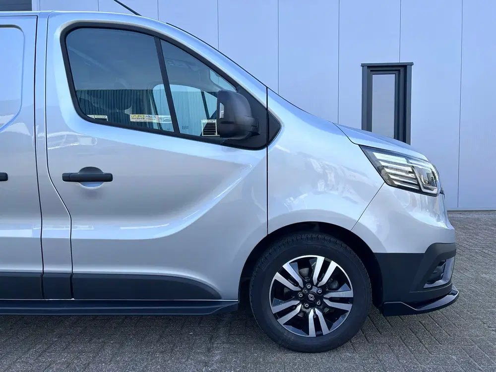 Renault Trafic GB 2.0 Blue dCi 131pk L2h1 T30 2022 Grijs uit 2022, foto 6
