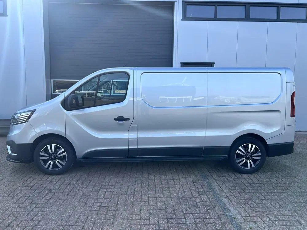 Renault Trafic GB 2.0 Blue dCi 131pk L2h1 T30 2022 Grijs uit 2022, foto 7
