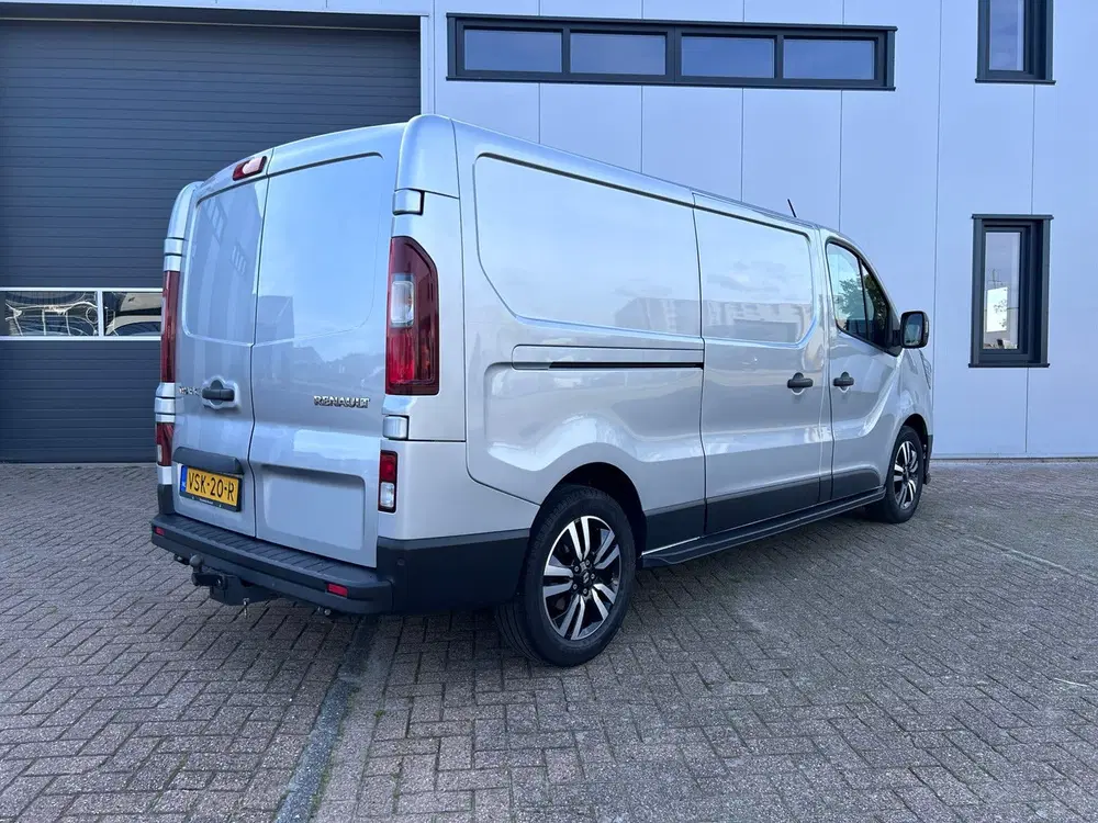Renault Trafic GB 2.0 Blue dCi 131pk L2h1 T30 2022 Grijs uit 2022, foto 8