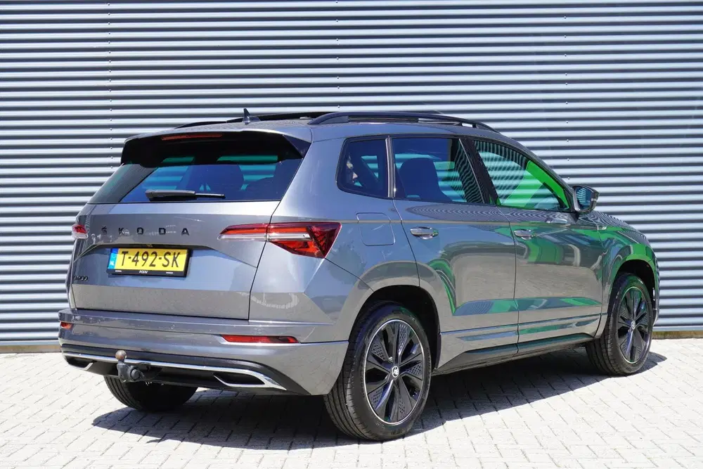 Skoda Karoq 1.5 TSI 150pk DSG ACT Sportline Business uit 2023, foto 2