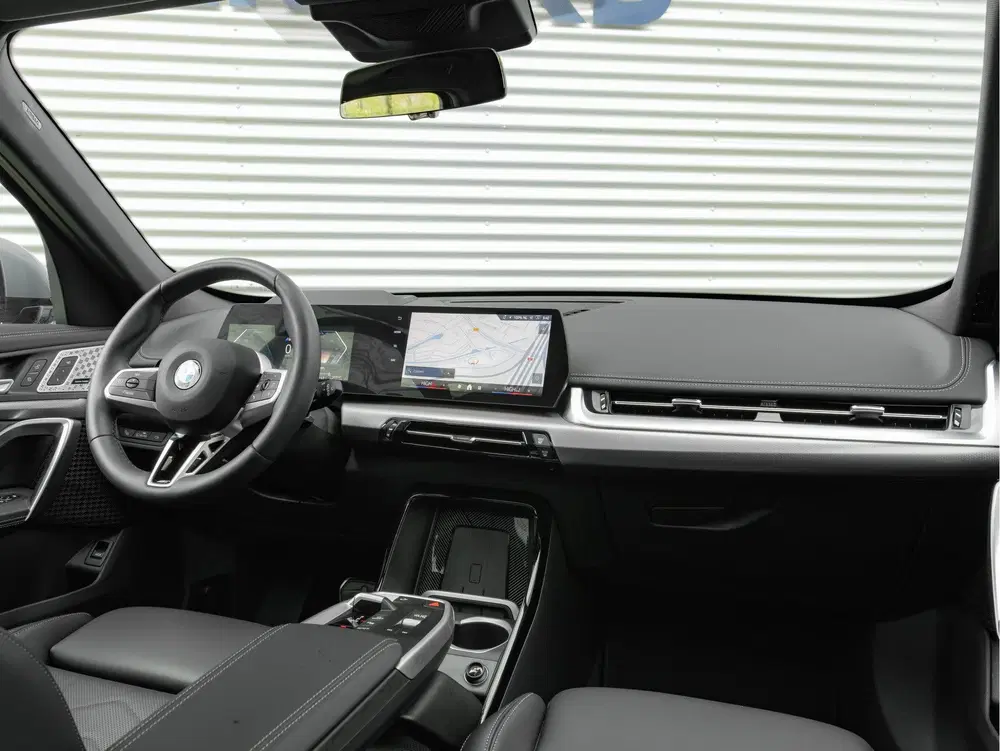BMW X1 sDrive18i M-Sport Pro uit 2025, foto 4