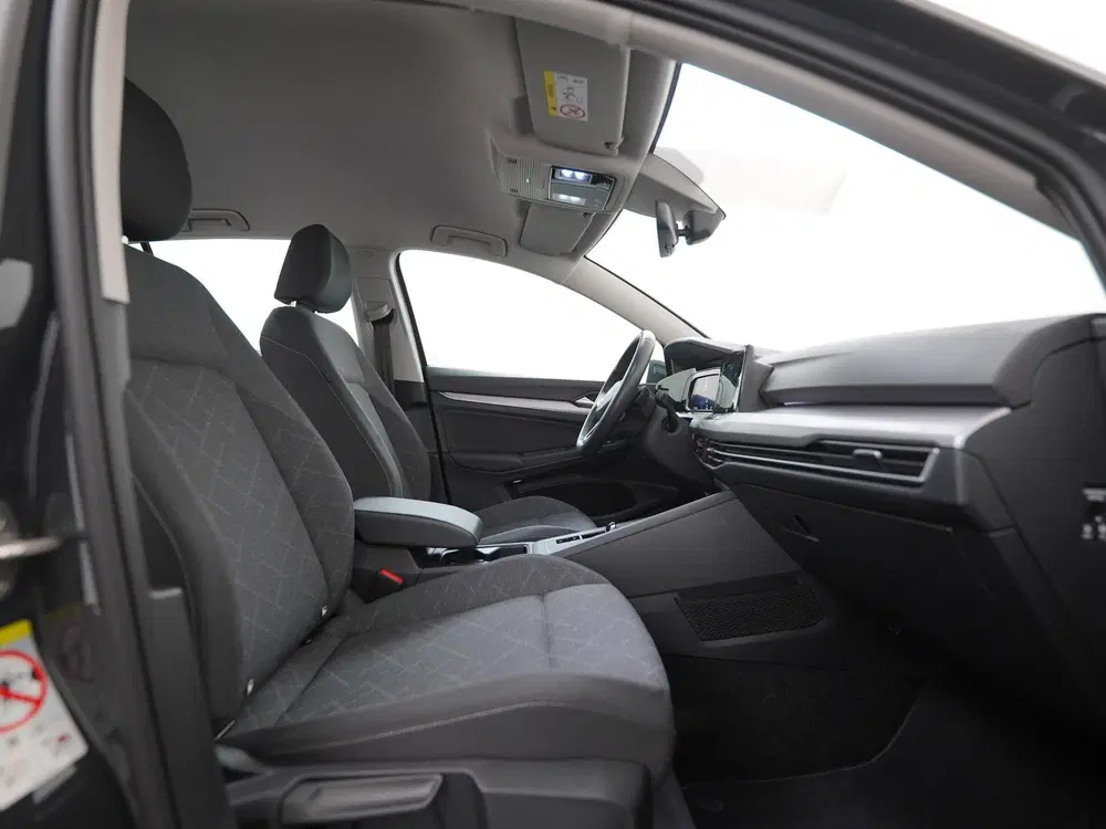 Volkswagen Golf 1.5 eTSI Life DSG uit 2023, foto 3