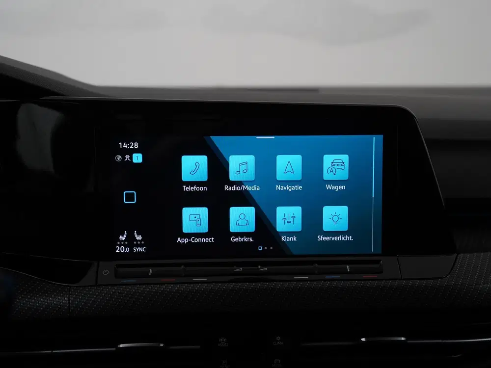 Volkswagen Golf 1.5 eTSI R-Line DSG uit 2024, foto 15