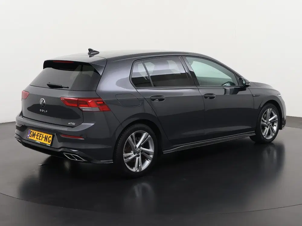 Volkswagen Golf 1.5 eTSI R-Line DSG uit 2024, foto 5