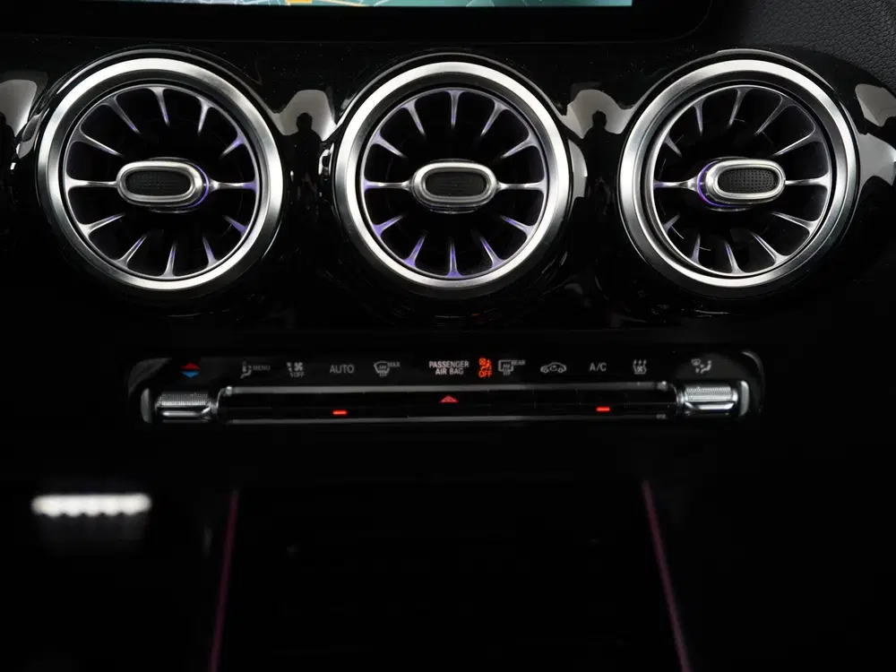 Mercedes-Benz B-Klasse 250e AMG Night uit 2020, foto 12