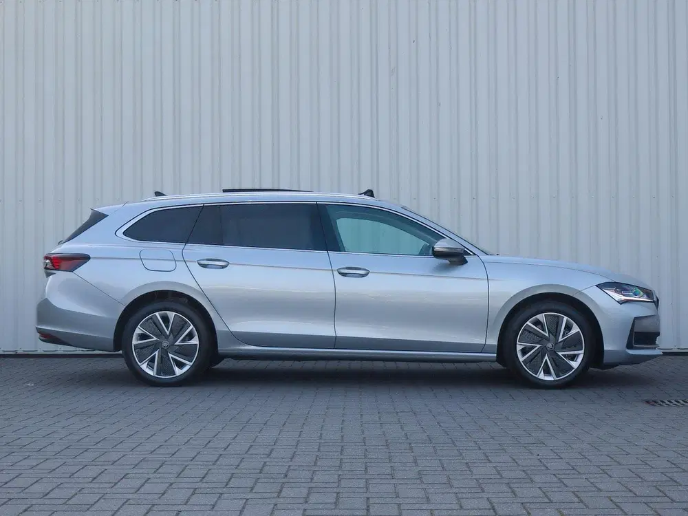 Skoda Superb 1.5 TSI 204pk PHEV Edition uit 2025, foto 3