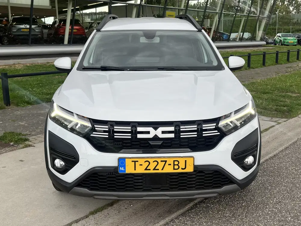 Dacia Jogger 1.0 TCe 100 Expression uit 2023, foto 13
