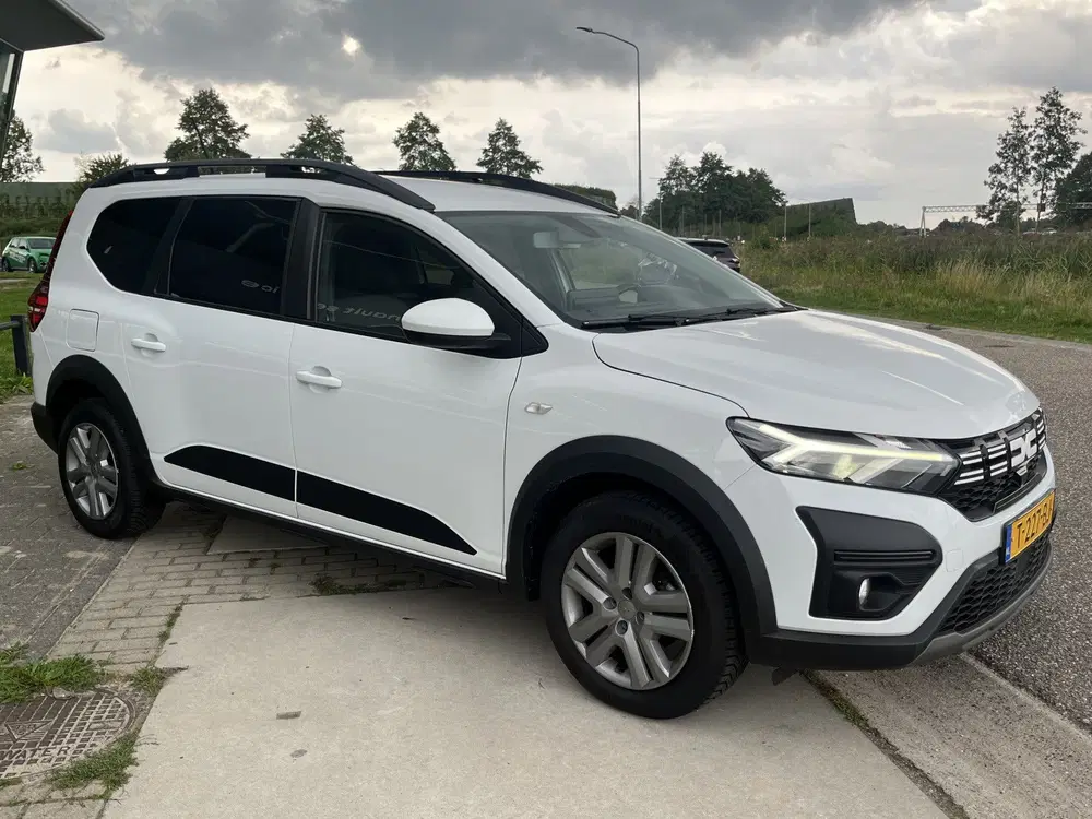 Dacia Jogger 1.0 TCe 100 Expression uit 2023, foto 6