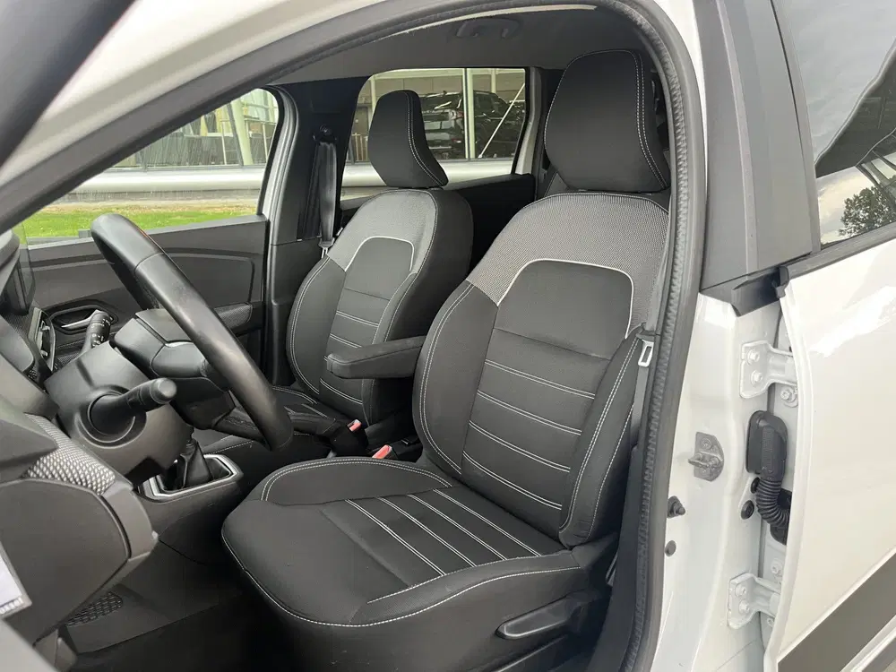 Dacia Jogger 1.0 TCe 100 Expression uit 2023, foto 8