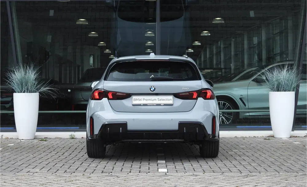 BMW 1-serie 120 M Sport Automaat uit 2026, foto 10