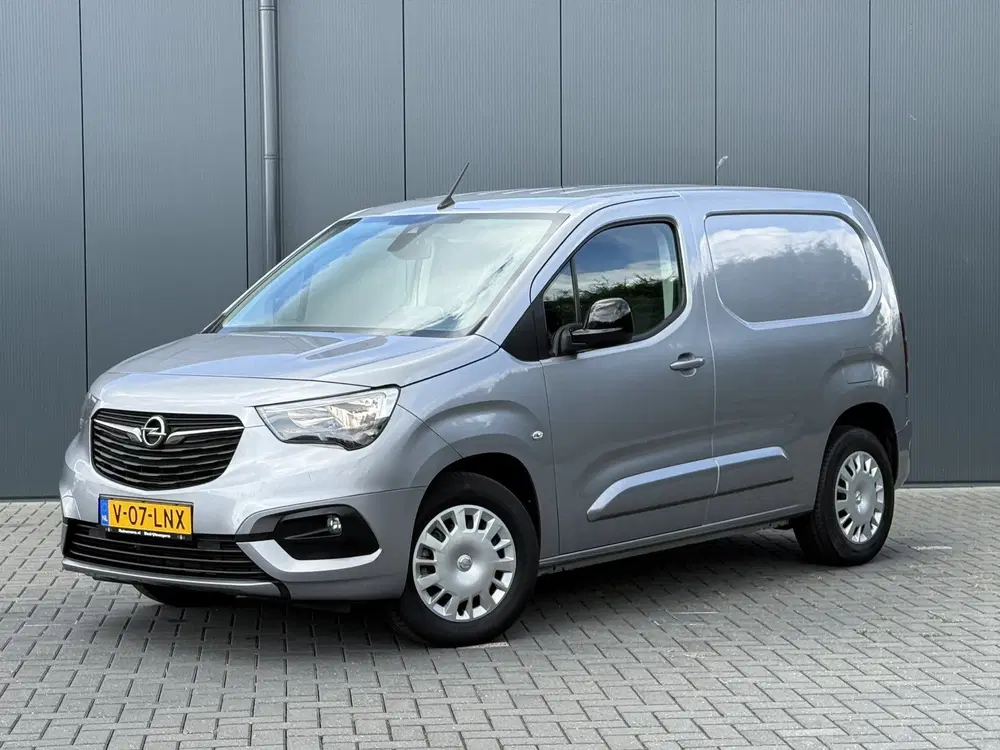 Opel Combo 50kWh 136 PK uit 2025, foto 2