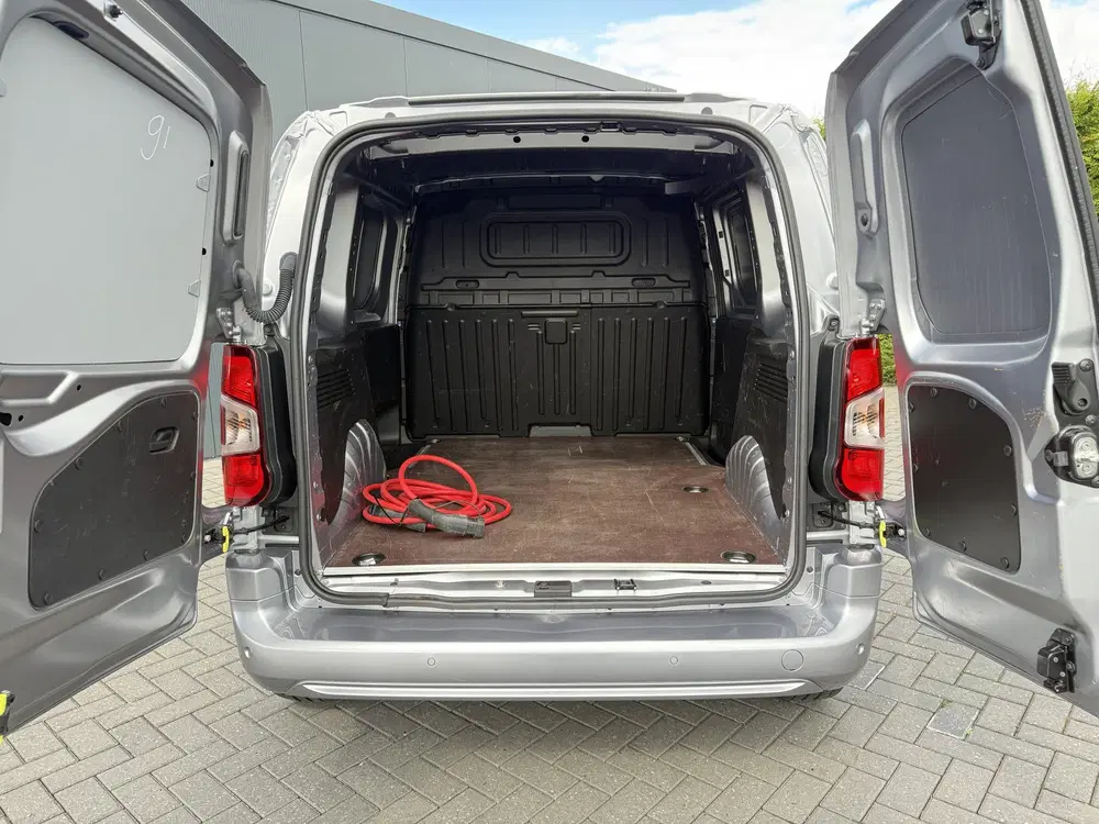 Opel Combo 50kWh 136 PK uit 2025, foto 8